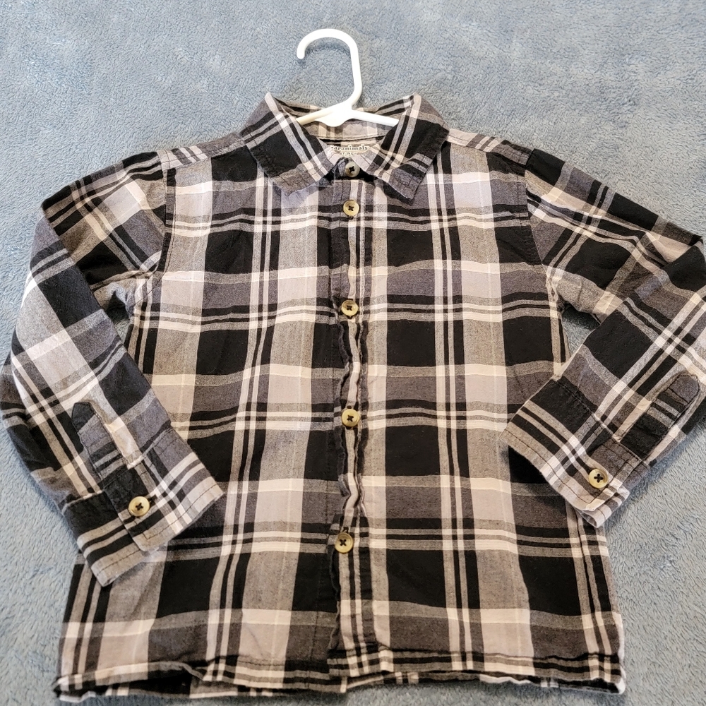 🌟Boys Garanimals long sleeve button down shirt, 4T black, gray and white